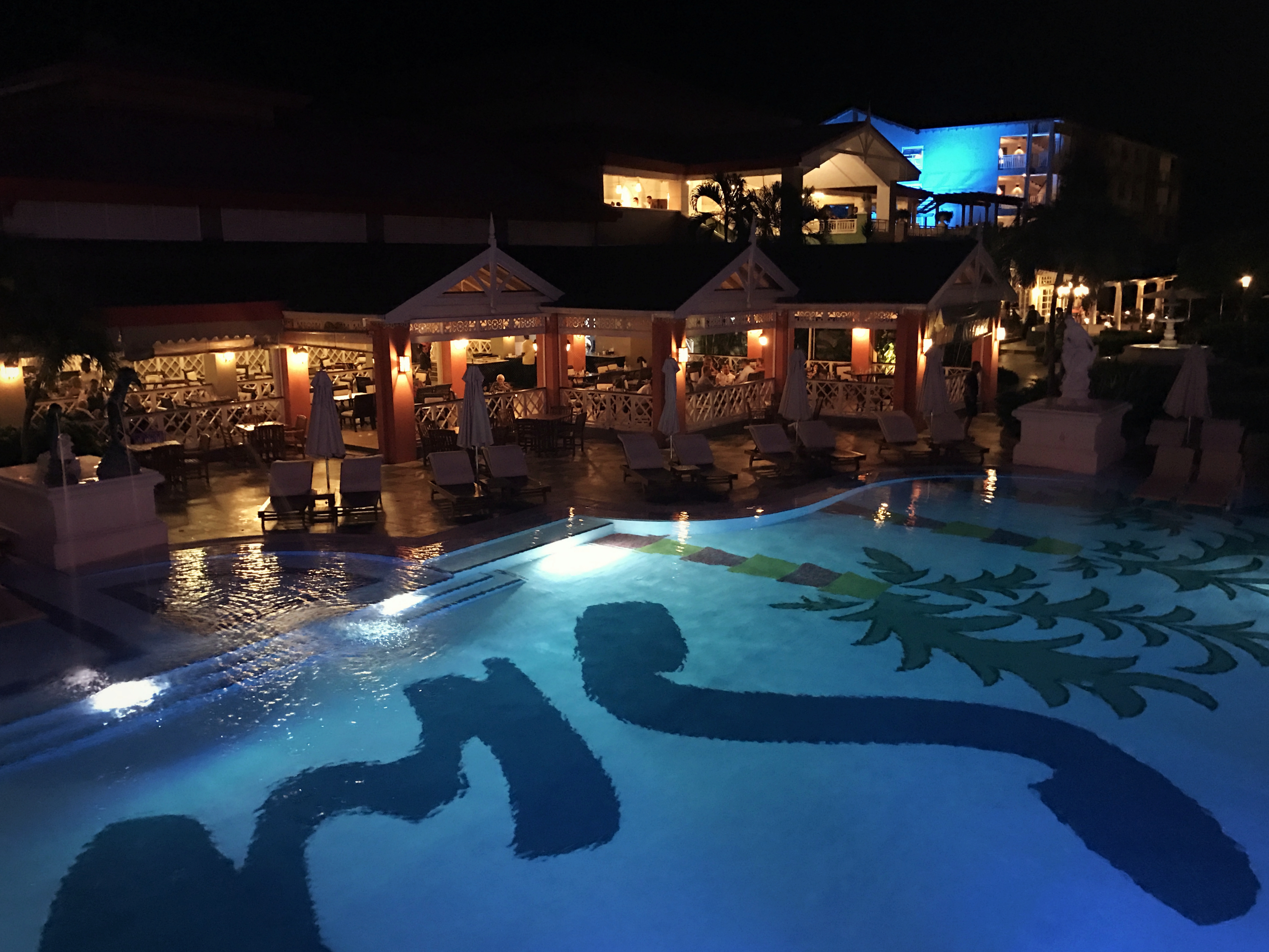 pool sandals grande