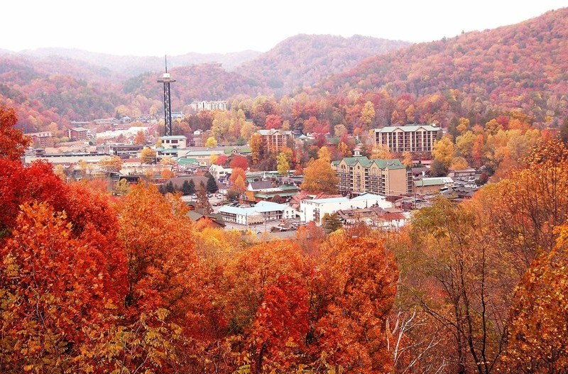 what to do gatlinburg, best fall cities to visit, when to visit tennessee, cities to see tennessee, cheap us cities, cheap us destinations